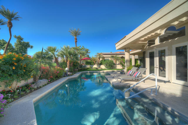 75273 Spyglass Drive, Indian Wells CA: https://media.crmls.org/mediaz/f38a3204-6d5f-4456-b8da-9a238ec86160.jpg