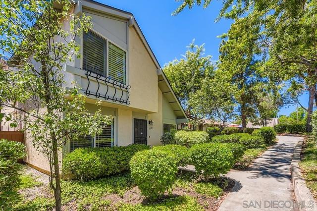 5150 Abuela Dr, San Diego CA: https://media.crmls.org/mediaz/f38a45c7-6cb5-44ea-9815-d0b130077ab0.jpg