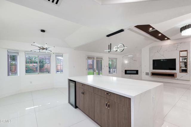 Detail Gallery Image 12 of 36 For 10103 Wentworth Ct, Bakersfield,  CA 93311 - 3 Beds | 2 Baths