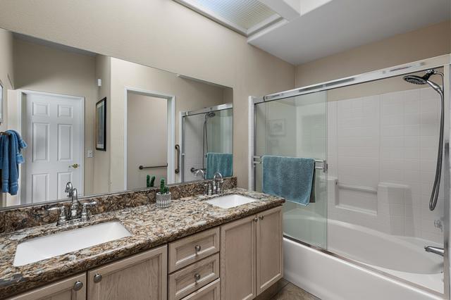 69562 Aruba Court, Cathedral City CA: https://media.crmls.org/mediaz/f38ab209-8c5b-431d-88f9-5153cc5a4958.jpg