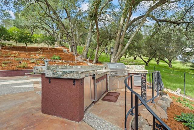 1925 Mantelli Drive, Gilroy CA: https://media.crmls.org/mediaz/f38b25fc-c78e-44cd-8525-2d1be871ce25.jpg