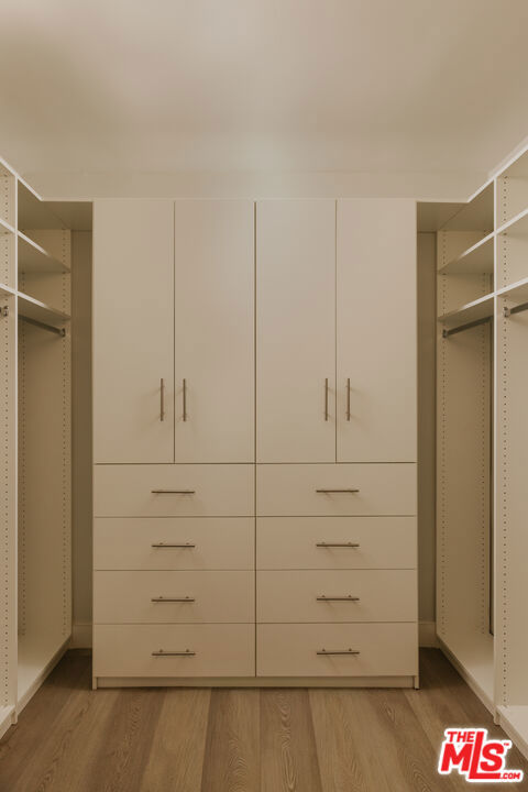 https://media.crmls.org/mediaz/f38b9cb2-b185-4303-b16d-22992e9f4907.jpg?preset=X-Large