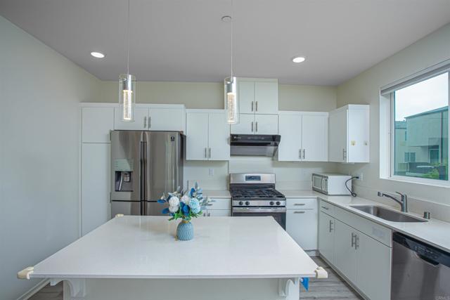 5211 Beachfront Cove, San Diego CA: https://media.crmls.org/mediaz/f38c8da7-b283-449c-a093-034e7c7373b3.jpg
