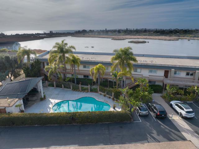 Detail Gallery Image 10 of 16 For 2475 Jefferson #103,  Carlsbad,  CA 92008 - 2 Beds | 2 Baths