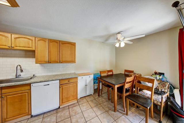 1420 Hilltop Drive, Chula Vista CA: https://media.crmls.org/mediaz/f38d6e7c-17cb-4d10-80d1-134142f0d227.jpg