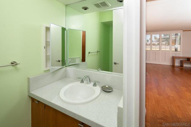 Image 17 of 25 For 800 Prospect St  3e