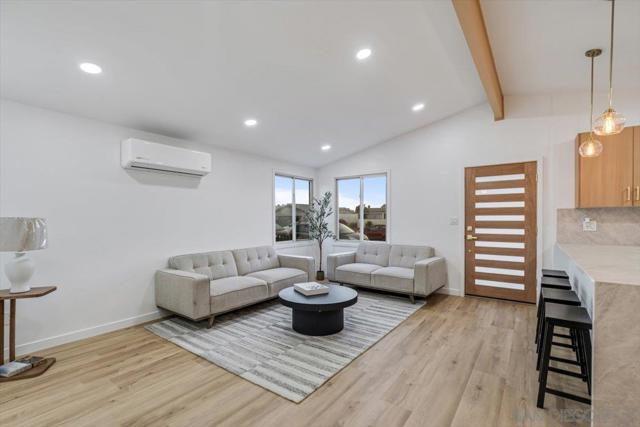 3161 Skipper St, San Diego CA: https://media.crmls.org/mediaz/f38e78ad-06b9-4ab3-bff1-b53064011d58.jpg