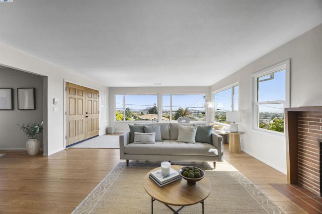 1748 Wesley Ave, El Cerrito CA: https://media.crmls.org/mediaz/f38eb48e-636f-472d-84fc-8a4e4bc71e2b.jpg