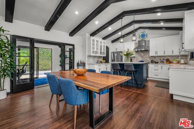 1423 Warnall Avenue, Los Angeles CA: https://media.crmls.org/mediaz/f38ee21a-fa3d-4616-af0e-840b1b19ee11.jpg