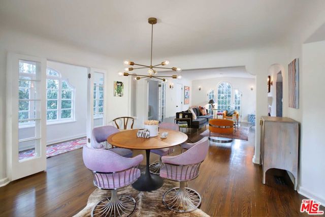 6749 Whitley Terrace, Los Angeles CA: https://media.crmls.org/mediaz/f390124d-d994-4729-90e4-b0bbd85ba45e.jpg