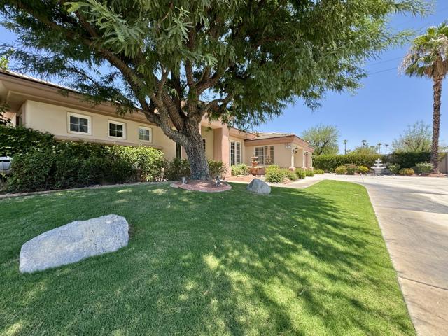 34 Calle La Reina, Rancho Mirage CA: https://media.crmls.org/mediaz/f39038f9-db0a-455f-82b6-cde515ed1727.jpg