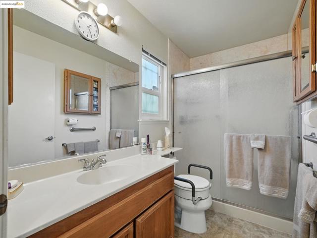 177 Bryce Way, Vacaville CA: https://media.crmls.org/mediaz/f39123e9-7918-454f-91dc-de980254a54a.jpg
