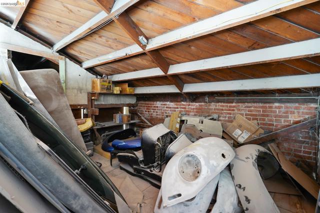 Image 4 of 6 For 245 24th St  