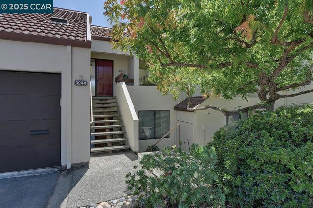 3244 Terra Granada Dr, Walnut Creek CA: https://media.crmls.org/mediaz/f391fdf9-694b-4654-87af-4952c545b36c.jpg