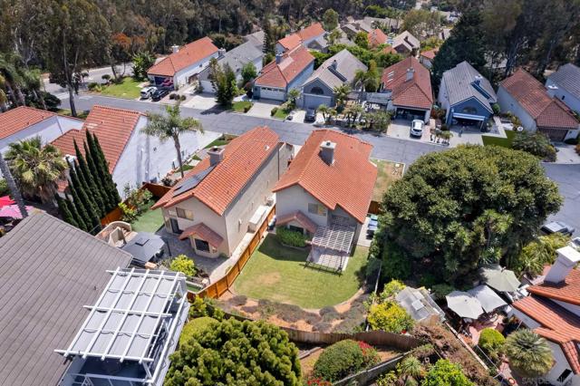 2818 Forest View Way, Carlsbad CA: https://media.crmls.org/mediaz/f3921fba-bc68-4cca-9b75-8161de86f545.jpg