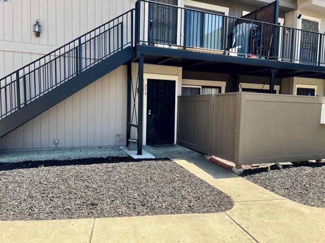 276 Galano Plz, Union City CA: https://media.crmls.org/mediaz/f39266fe-9549-46e1-9b47-0123aa9c730b.jpg