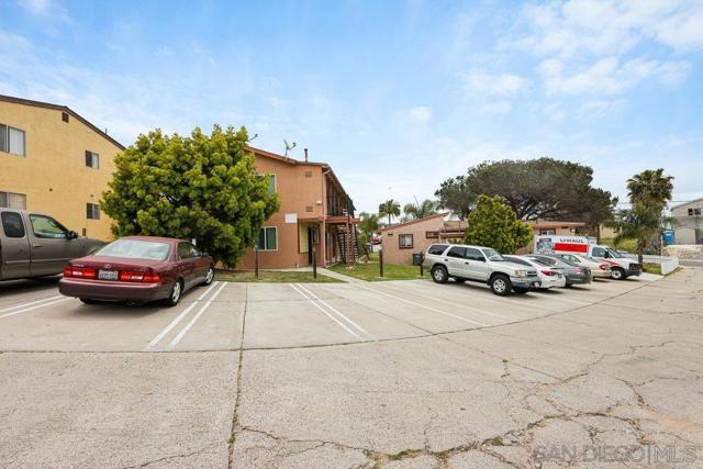 Image 12 of 13 For 2220 Dunlop St