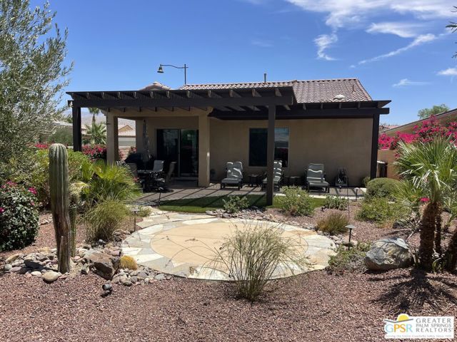 81331 Corte Compras, Indio CA: https://media.crmls.org/mediaz/f392be63-26e6-433d-a3aa-c0c96f1ac52c.jpg