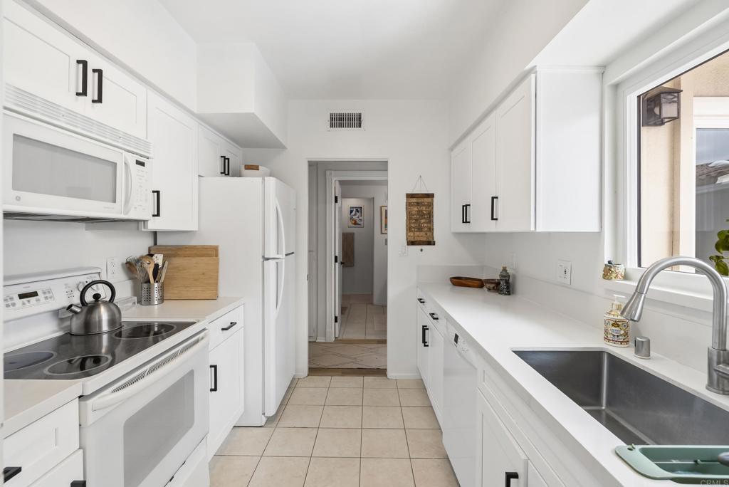 7063 Estrella De Mar Road - photo 19