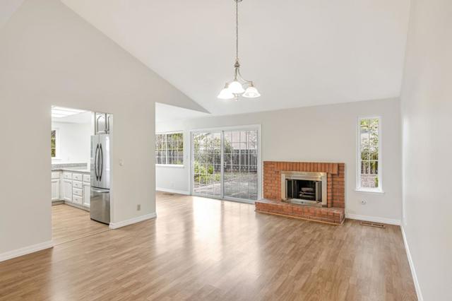 3695 Skyline Drive, Hayward CA: https://media.crmls.org/mediaz/f39362a2-150a-46ec-8681-eccabe4f5c7f.jpg