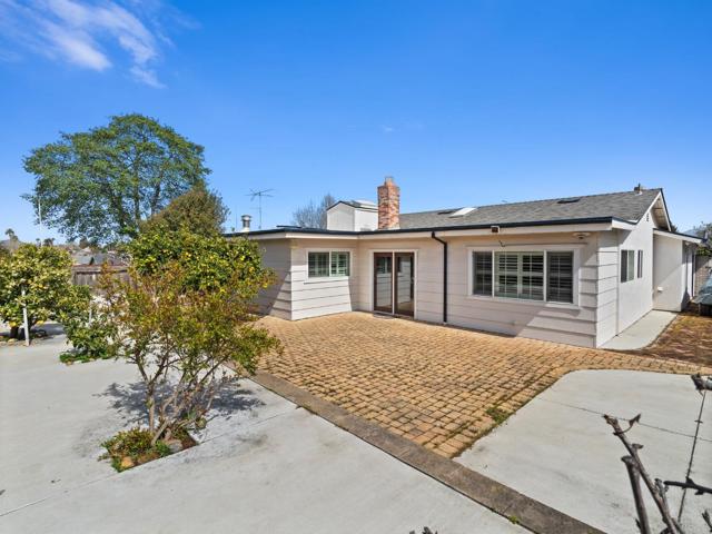 18625 Northridge Drive, Salinas CA: https://media.crmls.org/mediaz/f394a620-798a-479f-932b-6da807312ed5.jpg