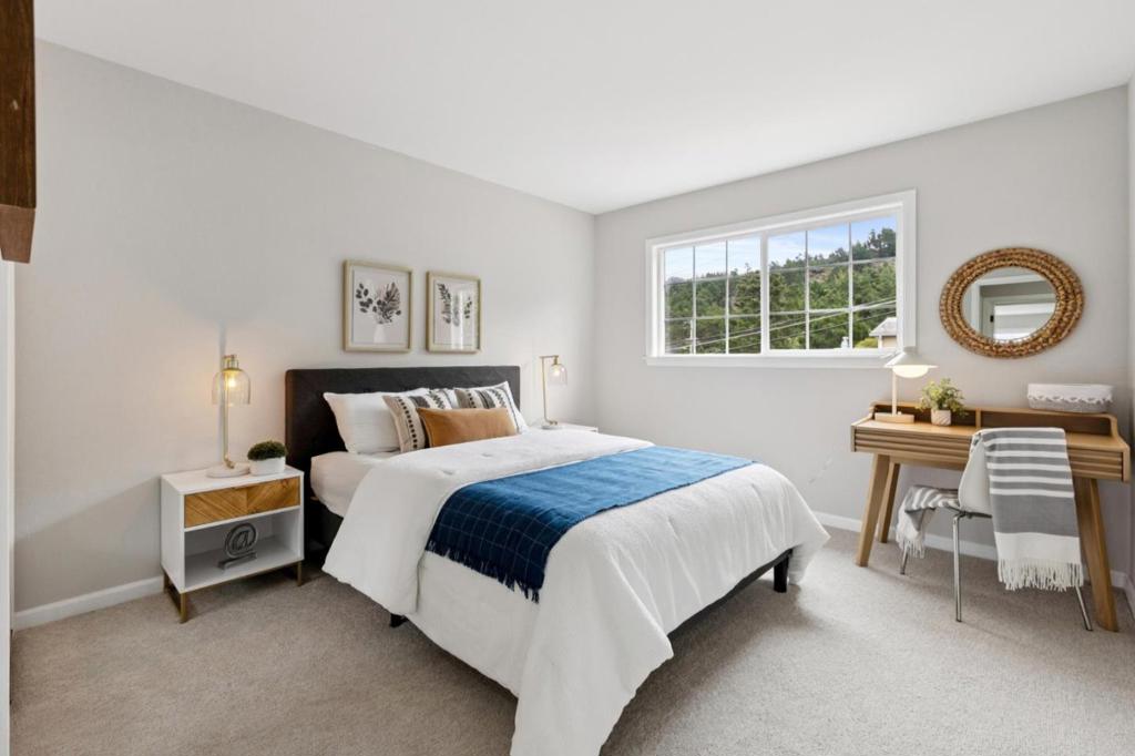 F394B030 0458 4A01 8C5C F6Da81B2884B 812 Burns Court, Pacifica, Ca 94044 &Lt;Span Style='BackgroundColor:transparent;Padding:0Px;'&Gt; &Lt;Small&Gt; &Lt;I&Gt; &Lt;/I&Gt; &Lt;/Small&Gt;&Lt;/Span&Gt;