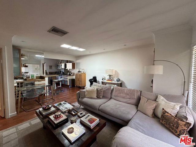 864 Granville Avenue photo 41