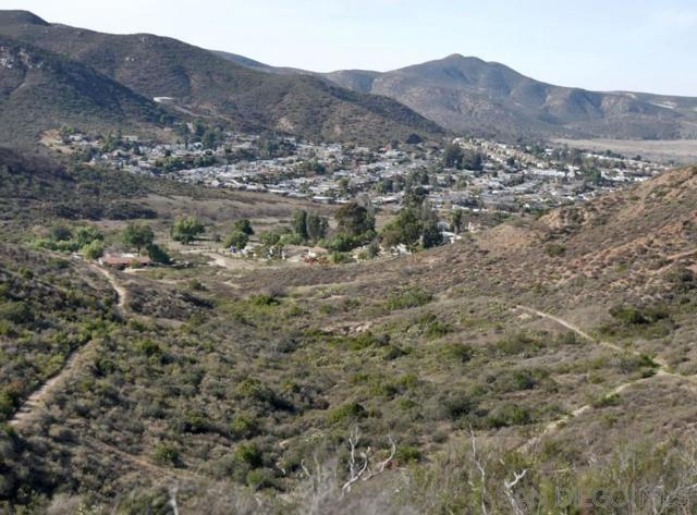8209 Mesa Rd, Santee CA: https://media.crmls.org/mediaz/f3950746-a0d9-4e29-ad20-991b7e025a04.jpg