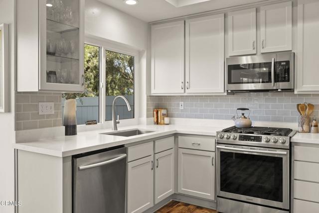 Detail Gallery Image 17 of 54 For 1164 Amberton Ln, Newbury Park,  CA 91320 - 3 Beds | 2/1 Baths