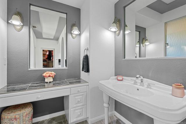 593 Paloma Court, Encinitas CA: https://media.crmls.org/mediaz/f39539e3-c6e5-4241-ba59-c002625693d2.jpg