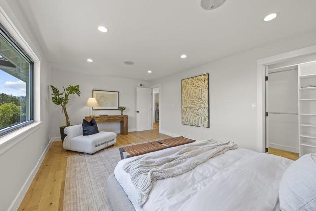 1095 Macadamia Drive, Hillsborough CA: https://media.crmls.org/mediaz/f3962e00-73b2-4a64-afd0-c9cd1709edf7.jpg