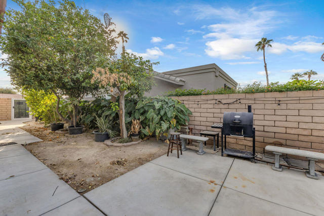Image 42 of 47 For 40529 Meadow Lane