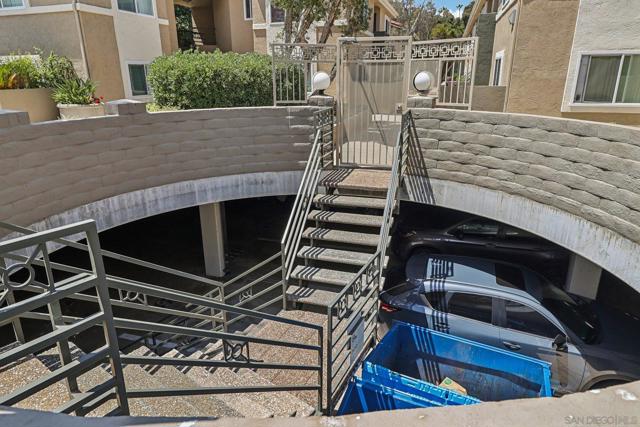 7565 Charmant Dr, San Diego CA: https://media.crmls.org/mediaz/f3968924-fa6f-42e4-bf4b-8ee19ebc5e20.jpg