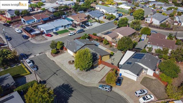 1651 Michael Dr, Pinole CA: https://media.crmls.org/mediaz/f3971f42-163b-4bda-9d64-2a99f1744882.jpg