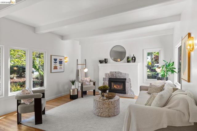 758 Spruce St, Berkeley CA: https://media.crmls.org/mediaz/f3972bf3-9735-4598-a82c-231b11d9af24.jpg