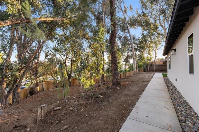 9659 Mast Blvd, Santee CA: https://media.crmls.org/mediaz/f3974a7c-8d10-4195-8b3d-85e47dfc22c8.jpg