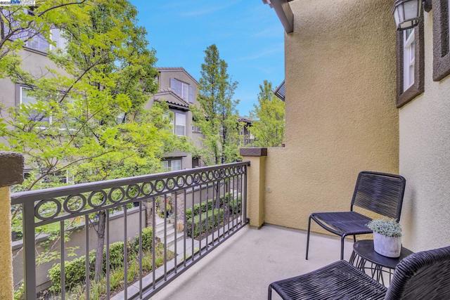 5092 Fioli Loop, San Ramon CA: https://media.crmls.org/mediaz/f3983fc2-9e0b-4101-94f4-b6ccddfc860c.jpg