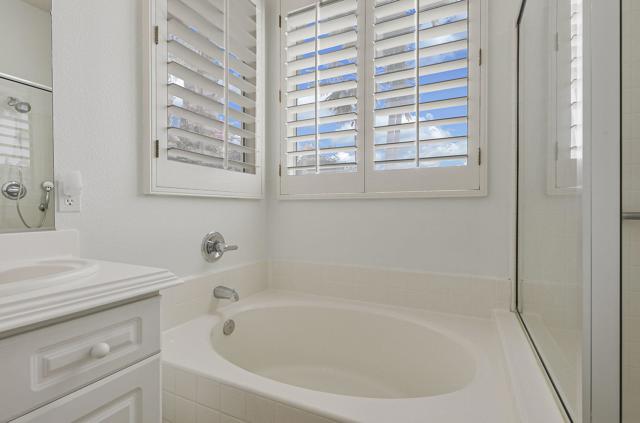 245 Strada Nova, Palm Desert, CA 92260