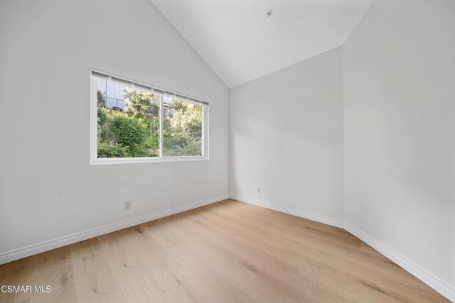 6755 Oak Springs Drive, Oak Park CA: https://media.crmls.org/mediaz/f398d989-ad2e-49e9-8104-16d7ddc4d937.jpg