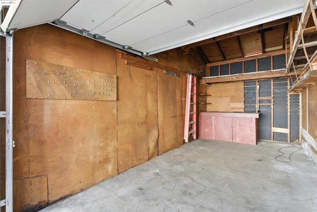 3464 Michael Dr, Redwood City CA: https://media.crmls.org/mediaz/f39a29a3-c9ee-4a02-8daa-fb2657deac6a.jpg