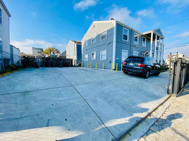 1507 E 15th Street, Oakland CA: https://media.crmls.org/mediaz/f39a33c8-c679-47be-88f1-16bbcd1362e6.jpg