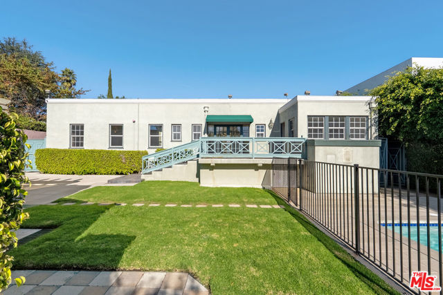 803 N Rexford Drive, Beverly Hills CA: https://media.crmls.org/mediaz/f39aa5f9-7325-45ef-9011-3701ac802586.jpg