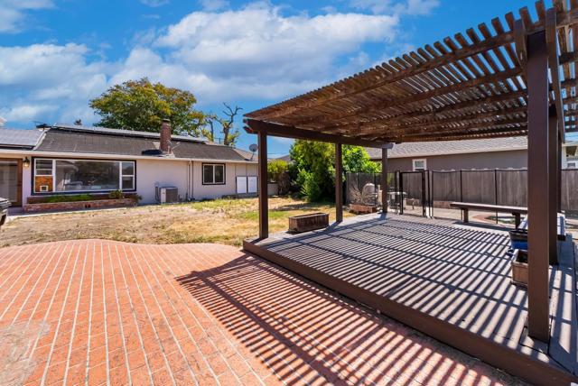 701 S Clover Avenue, San Jose CA: https://media.crmls.org/mediaz/f39d516c-e413-4d26-a50a-84473f562479.jpg