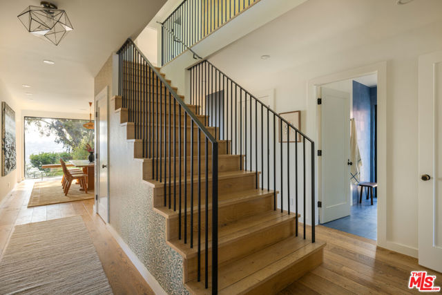 Image 19 of 57 For 2206 Micheltorena Street