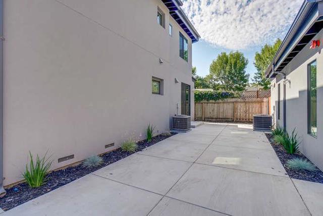 0 N Whisman Road, Mountain View CA: https://media.crmls.org/mediaz/f39d8972-6398-4fc9-a040-3f98d0ca36fa.jpg