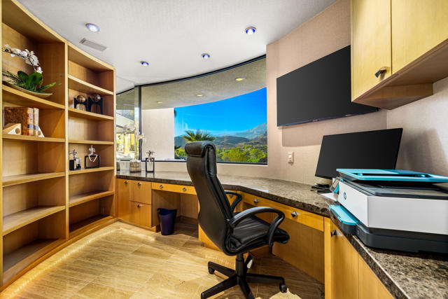 79525 Tom Fazio N Lane, La Quinta CA: https://media.crmls.org/mediaz/f39d8ce5-ecf8-47cd-a900-89239e6b2578.jpg