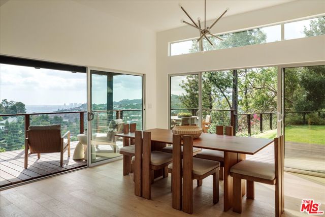 7420 Cervantes Place, Los Angeles CA: https://media.crmls.org/mediaz/f39e5620-095e-4735-8c53-1eda8cf2863d.jpg