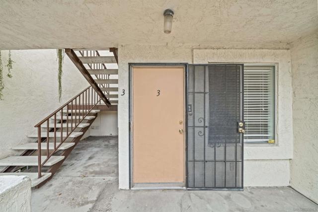368 Vance St, Chula Vista CA: https://media.crmls.org/mediaz/f39f6bec-4947-4f87-9a81-b63b812dfcb4.jpg