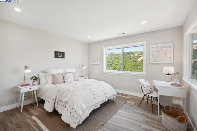 325 Bollinger Estates Ct, San Ramon CA: https://media.crmls.org/mediaz/f3a06b90-44df-4364-8ad7-d1db45fe4e3b.jpg