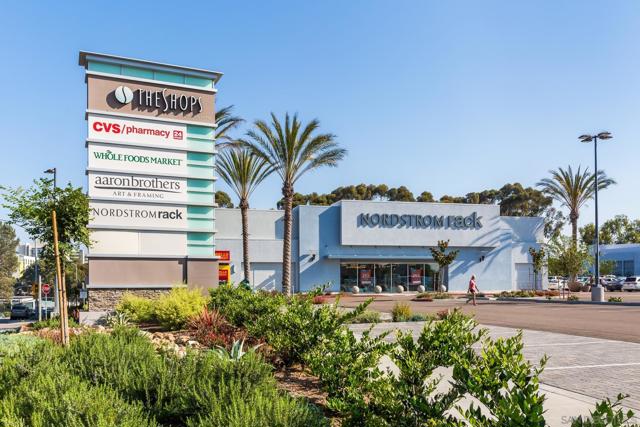 8871 Caminito Primavera, La Jolla CA: https://media.crmls.org/mediaz/f3a076de-6e3e-42b0-a4e4-729e1c7f2d83.jpg